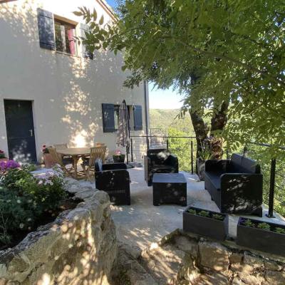 Maison Et Sa Terasse