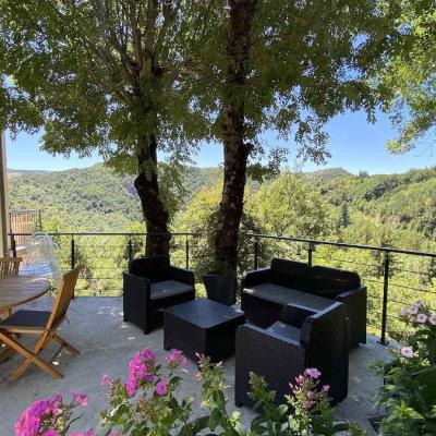 Terrasse Cote Entree